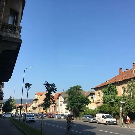 Bright Near City Center Брашов