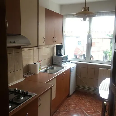 Апартаменти Bright Near City Center
