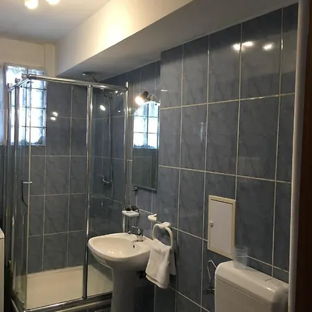 Апартаменти Bright Near City Center *