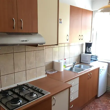 Bright Near City Center * Брашов